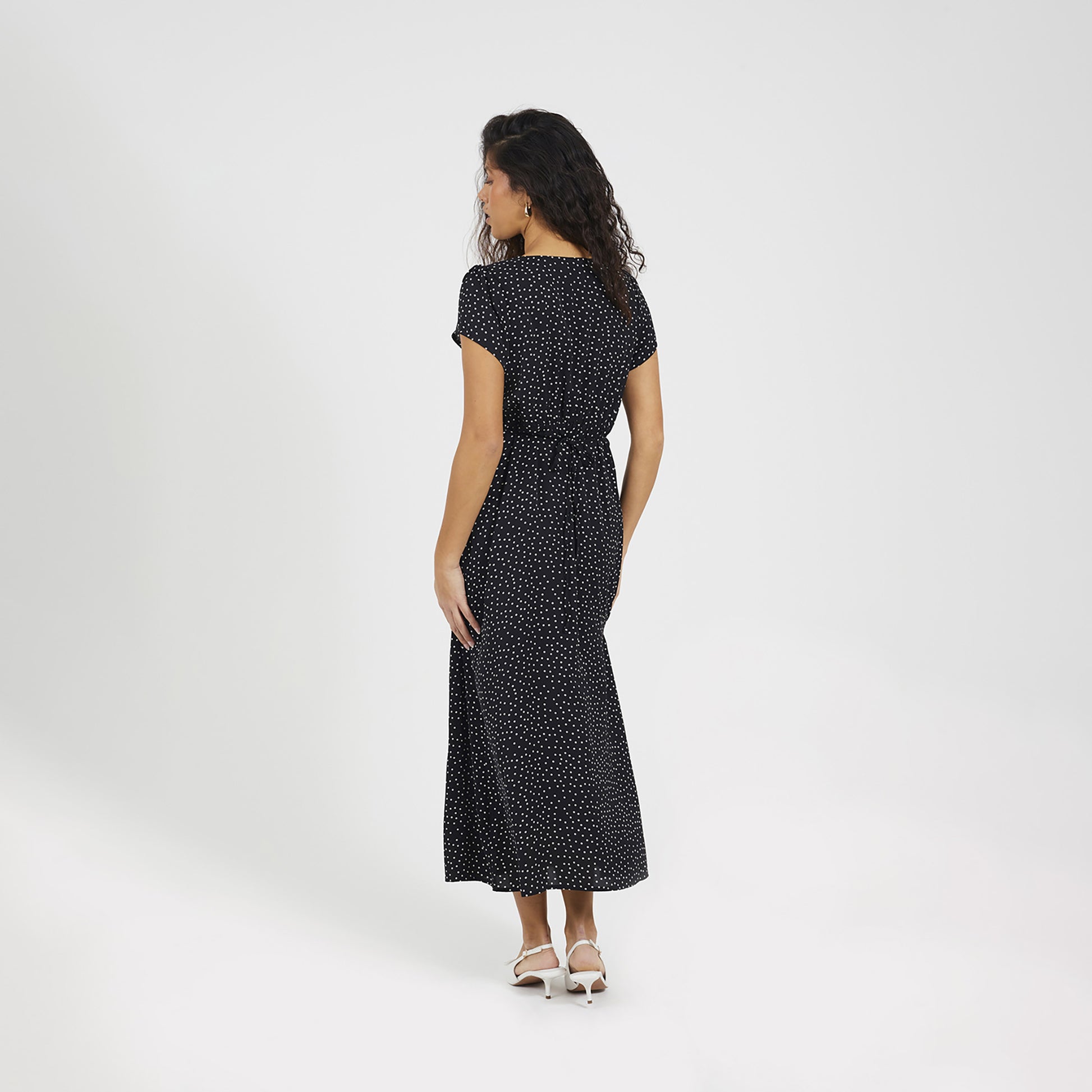Brave Soul Black V-Neck Short Sleeve Midi Dress - Black Image 2