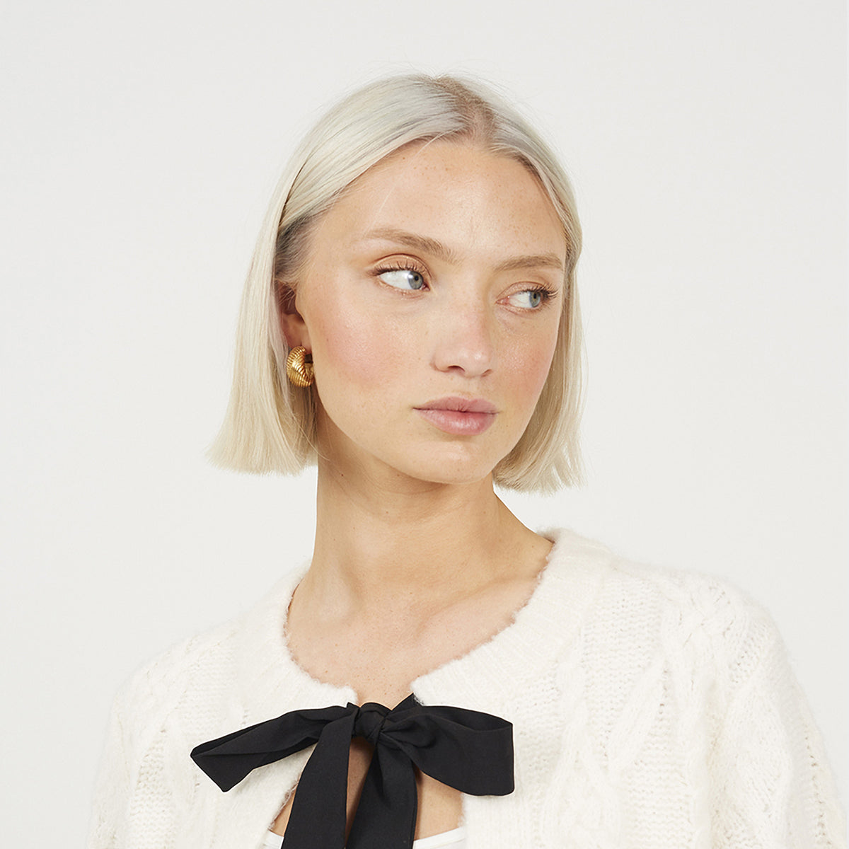 Brave Soul Cream Crew Neck Cable Knit Cardigan With Bow - Cream Image 4