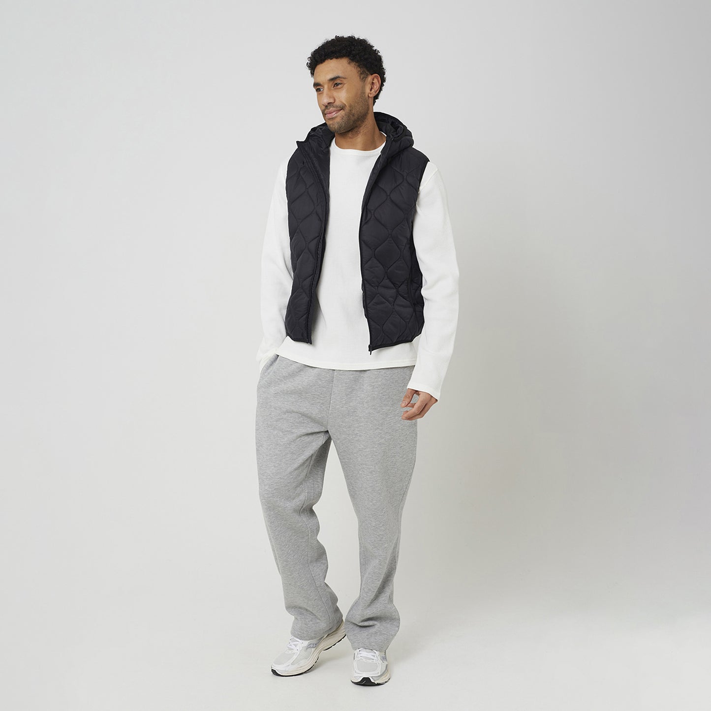 Brave Soul Black Onion Quilted Hooded Gilet - Black Image 3